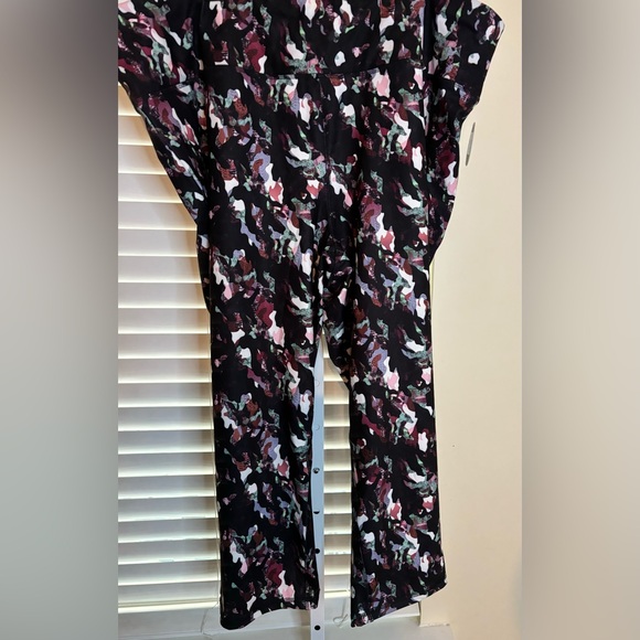 Zim & Zoe Active Printed Capri- Size 26/28 - Picture 2 of 7